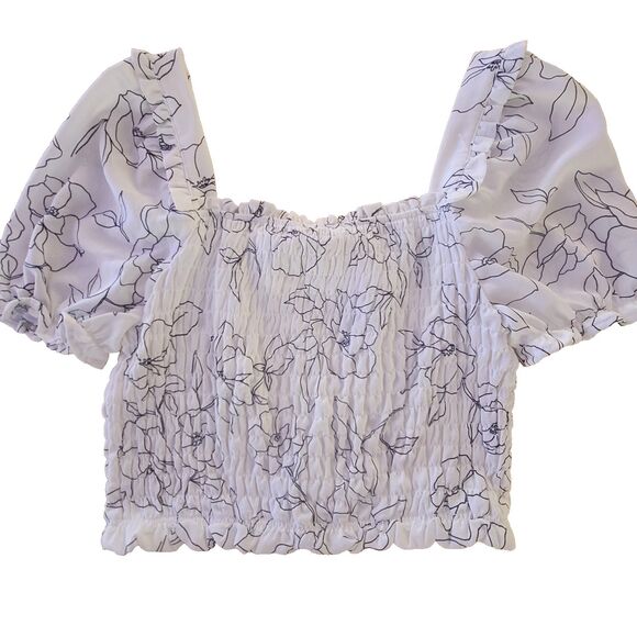 NWT Accordion Pleated White Black Floral Lightweight Crop Top Sz L Puff Sleeve - Picture 2 of 8